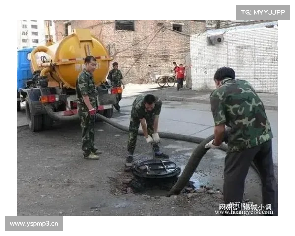 一小区抽化粪池惊现3把砍刀,背后藏着什么秘密?